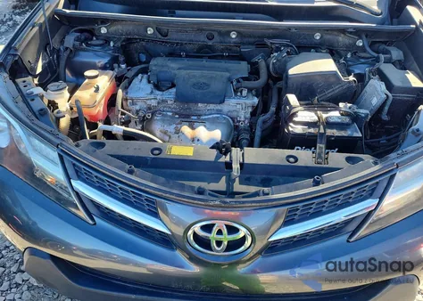 2015 Toyota Rav4 Limited z USA, uszkodzony, nr VIN JTMYFREV4FD049701